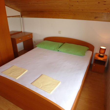 Apartments Dinko Novalja Luaran gambar