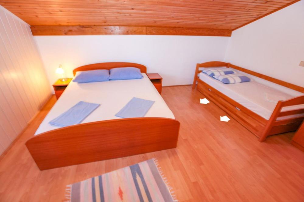 Apartments Dinko Novalja Luaran gambar