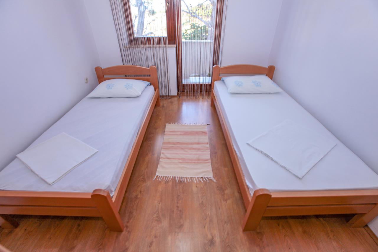 Apartments Dinko Novalja Luaran gambar