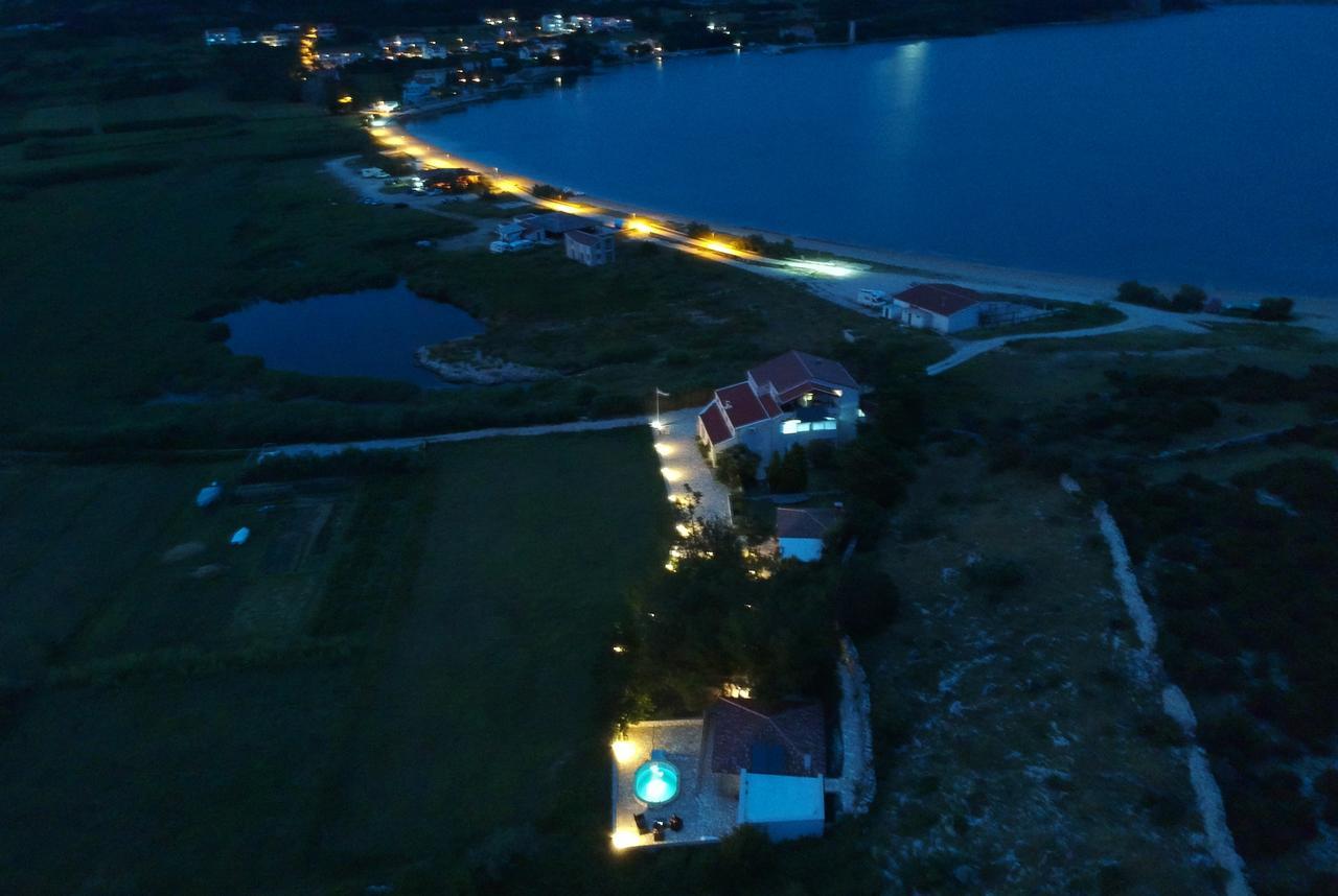 Apartments Dinko Novalja Luaran gambar
